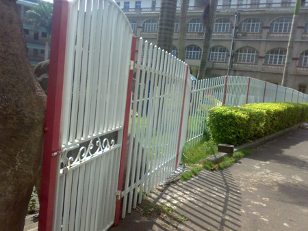 哈爾濱D型方管組裝柵欄